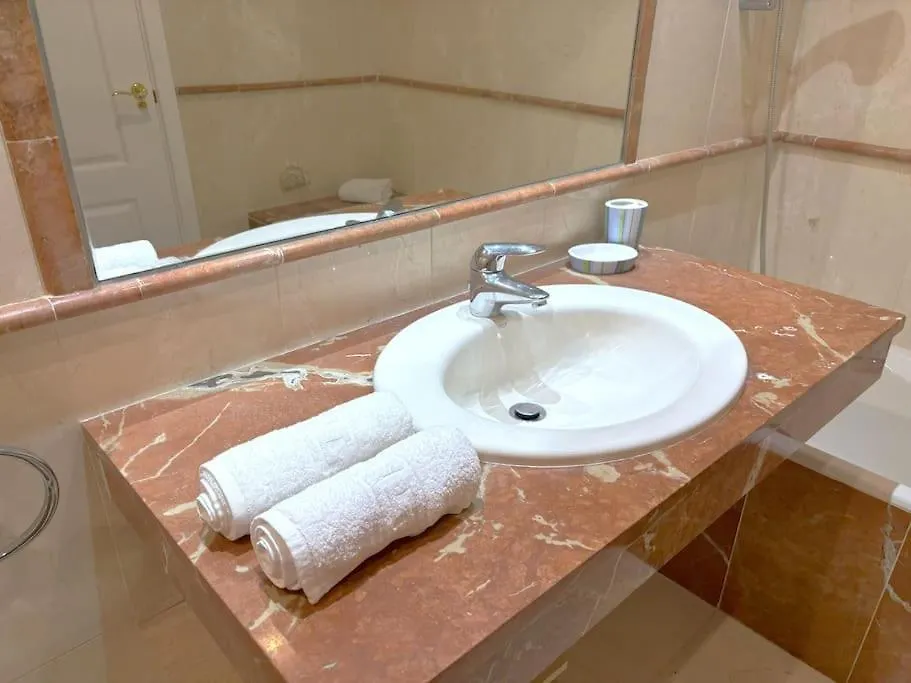 Evans Realty Ax Playa & Piscinas & Garaje Estepona Apartment